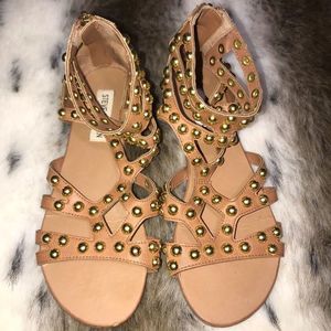 ❤️Sale❤️ Steve madden stud sandals